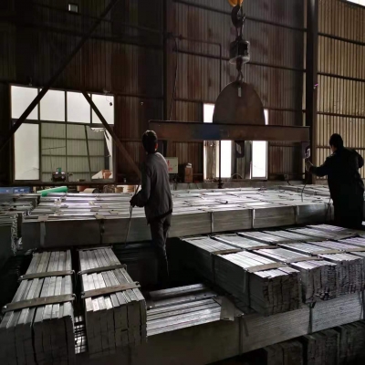 鋼材期貨上漲，熱鍍鋅扁鋼出貨良好
